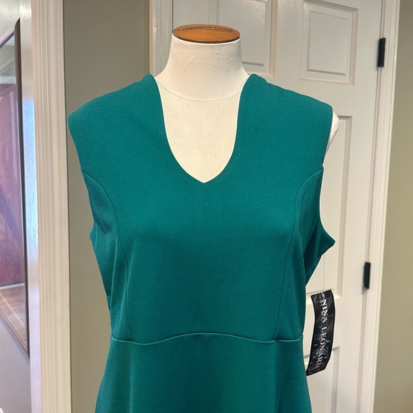 NWT Nina Leonard Sz Large Kelly Green Crepe (?) Sheath Shift Dress - Picture 2 of 7